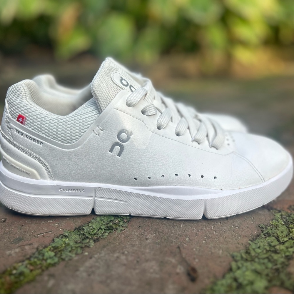On THE ROGER Advantage Sneakers 6.5